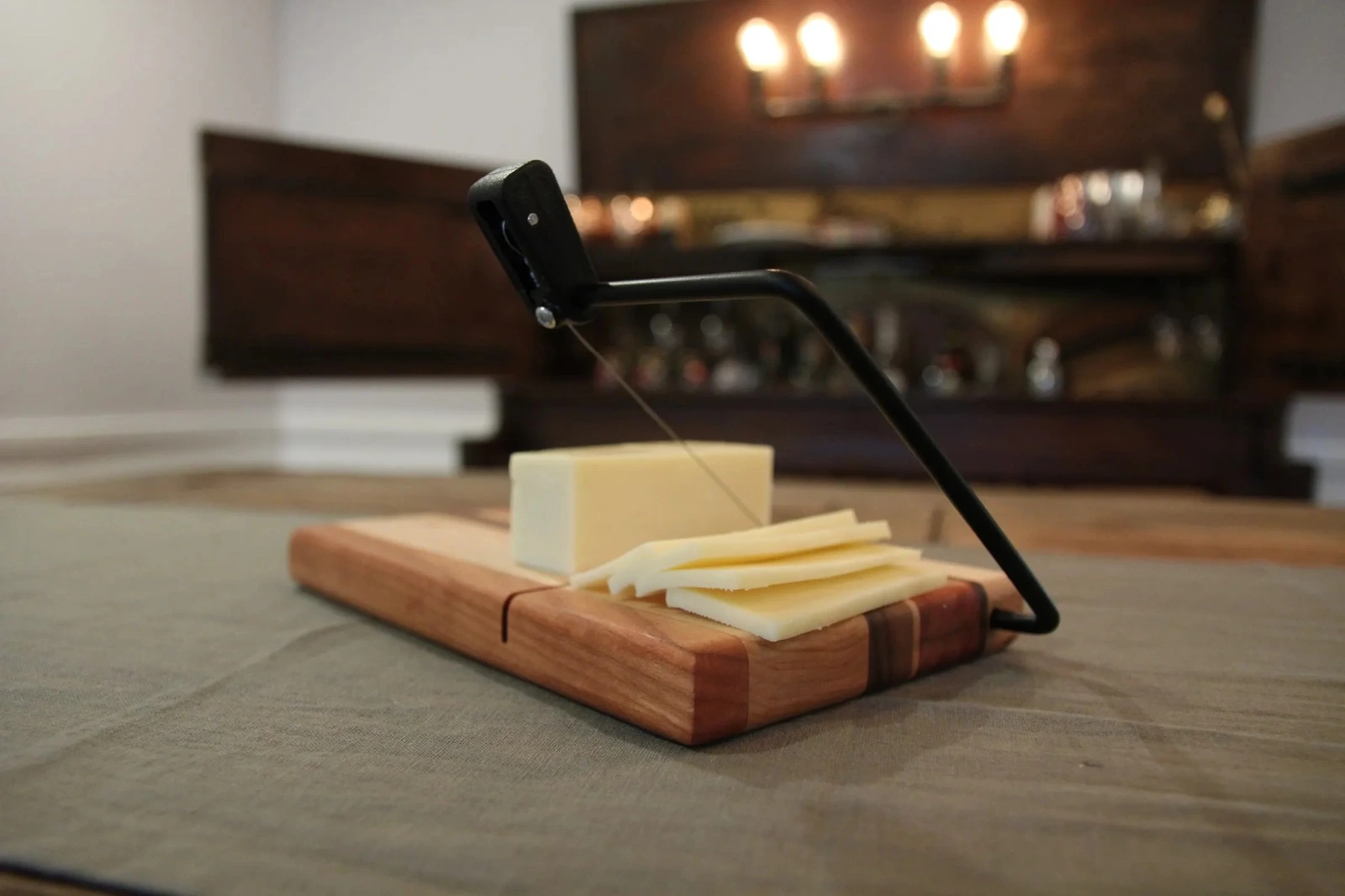 Best Wooden Cheese Slicer in Canada: Buying Guide